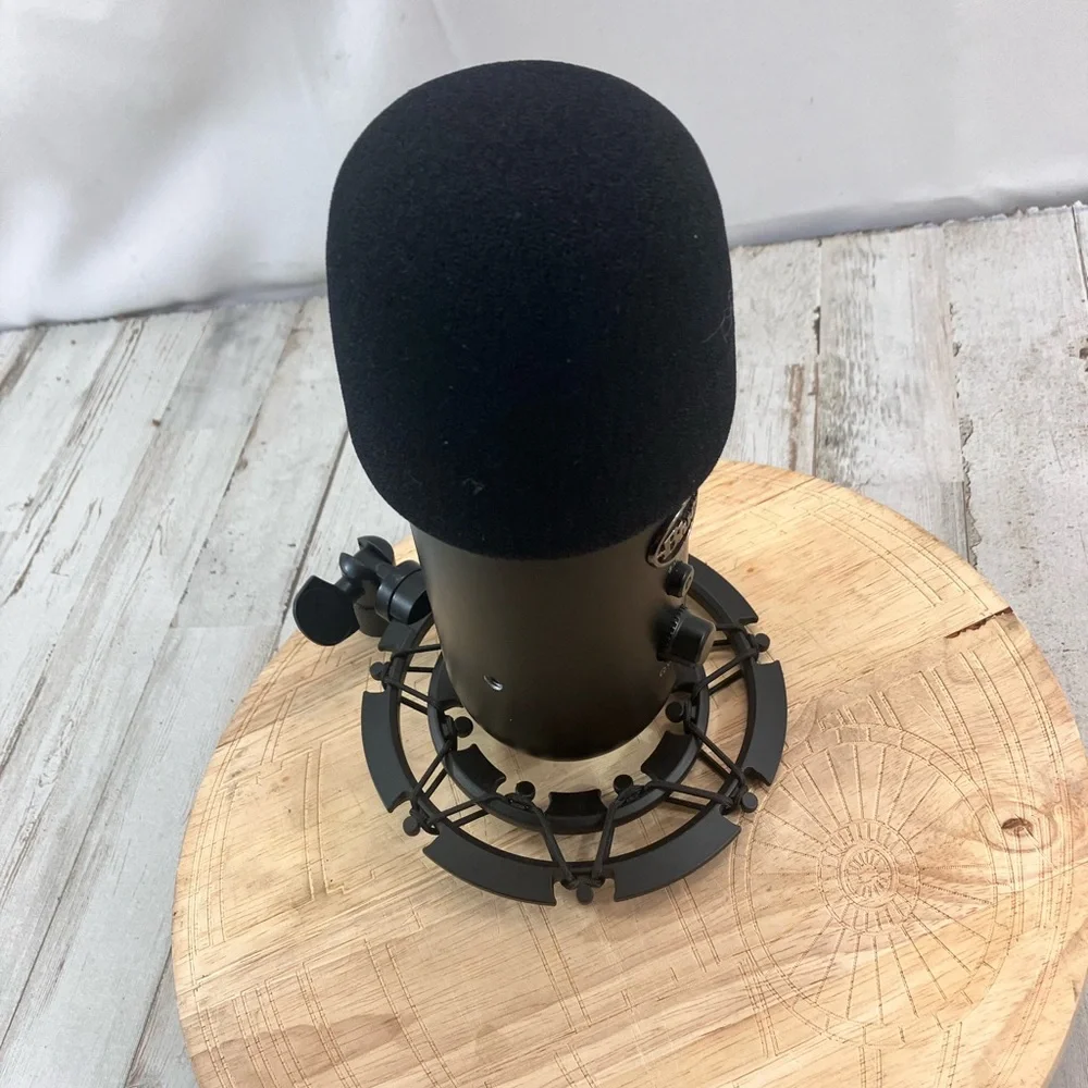 Logitech for Creators Blue Yeti USB Microphone for Gaming, Streaming, Podcast